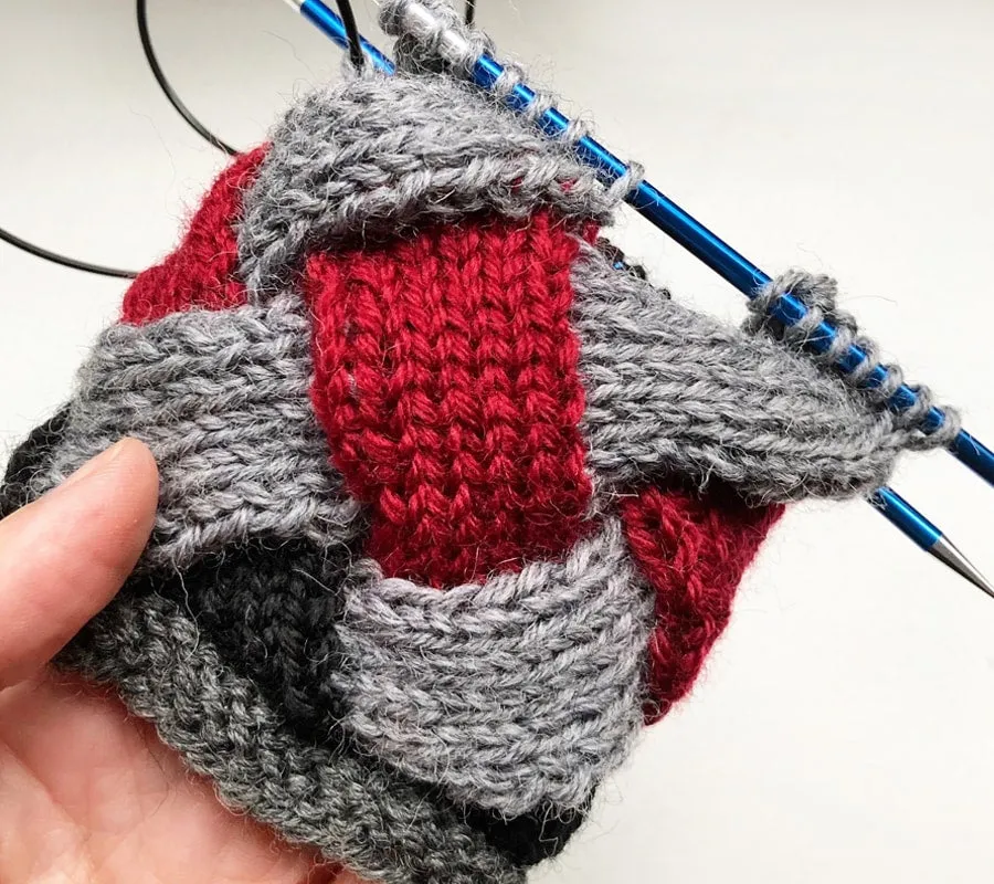 Holli Yeoh: Entrelac in the Round